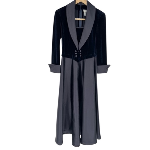 TADASHI‎ SHOJI Dark Royal Blue Satin Gown Elegant Navy Velvet Dress - Picture 1 of 16